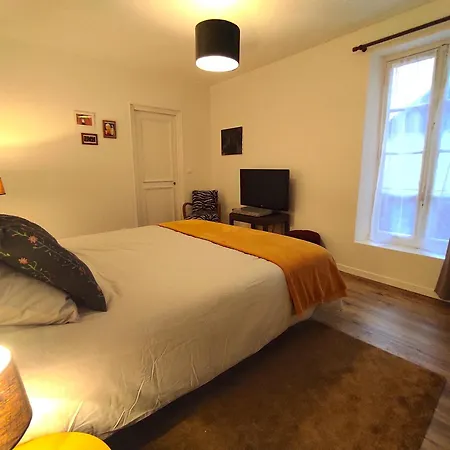 Bed & Breakfast - Cherry Plum