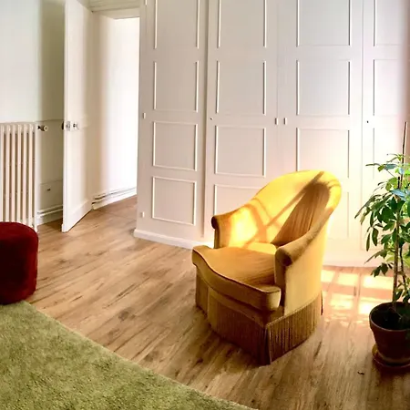 - Cherry Plum Bed & Breakfast Coulommiers